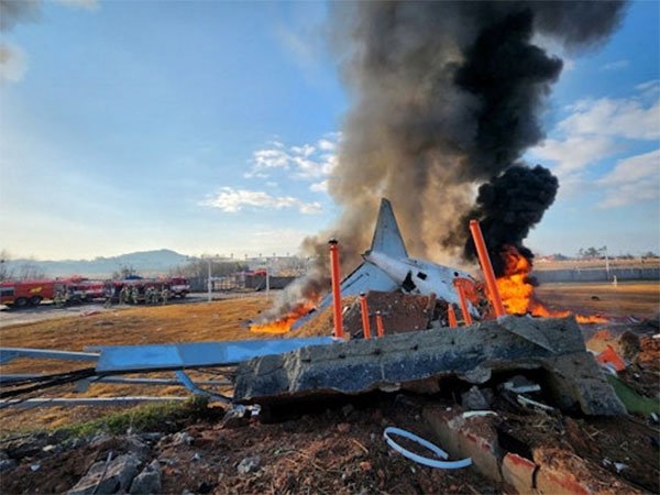 Jeju Air CEO Kim says,"I take full responsibility" after plane crash in South Korea
