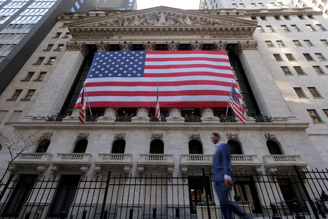 Futures inch up with all eyes on Trump presidency