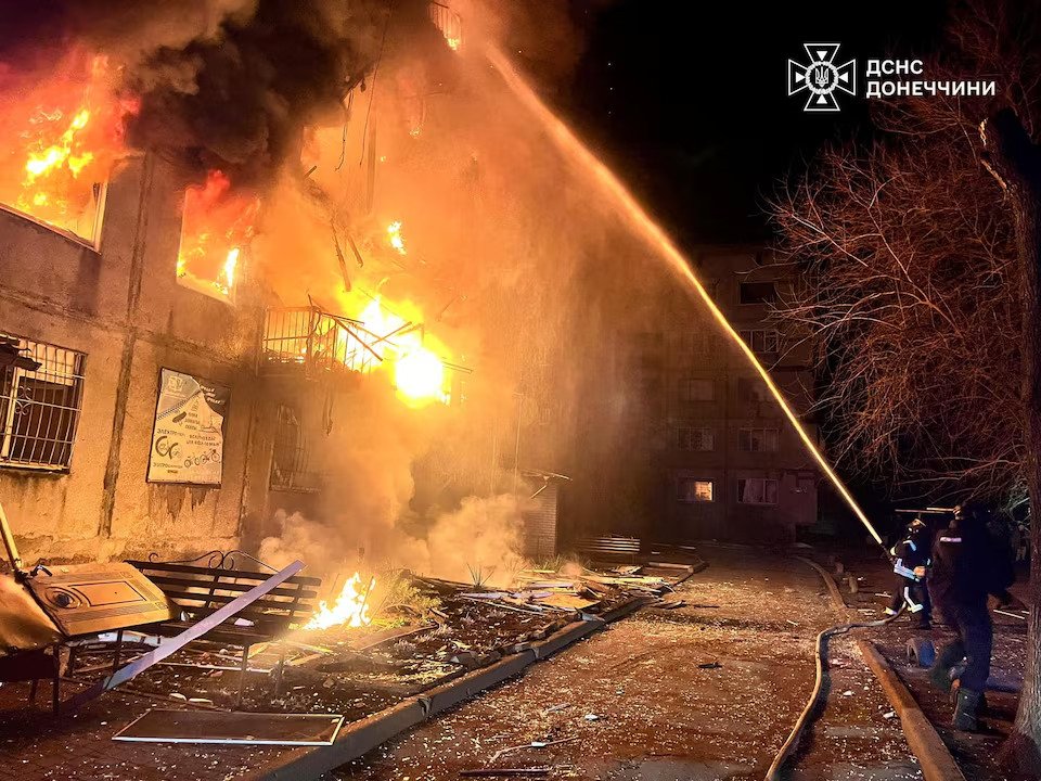 Russian special forces attack Ukrainian forces / Explosion